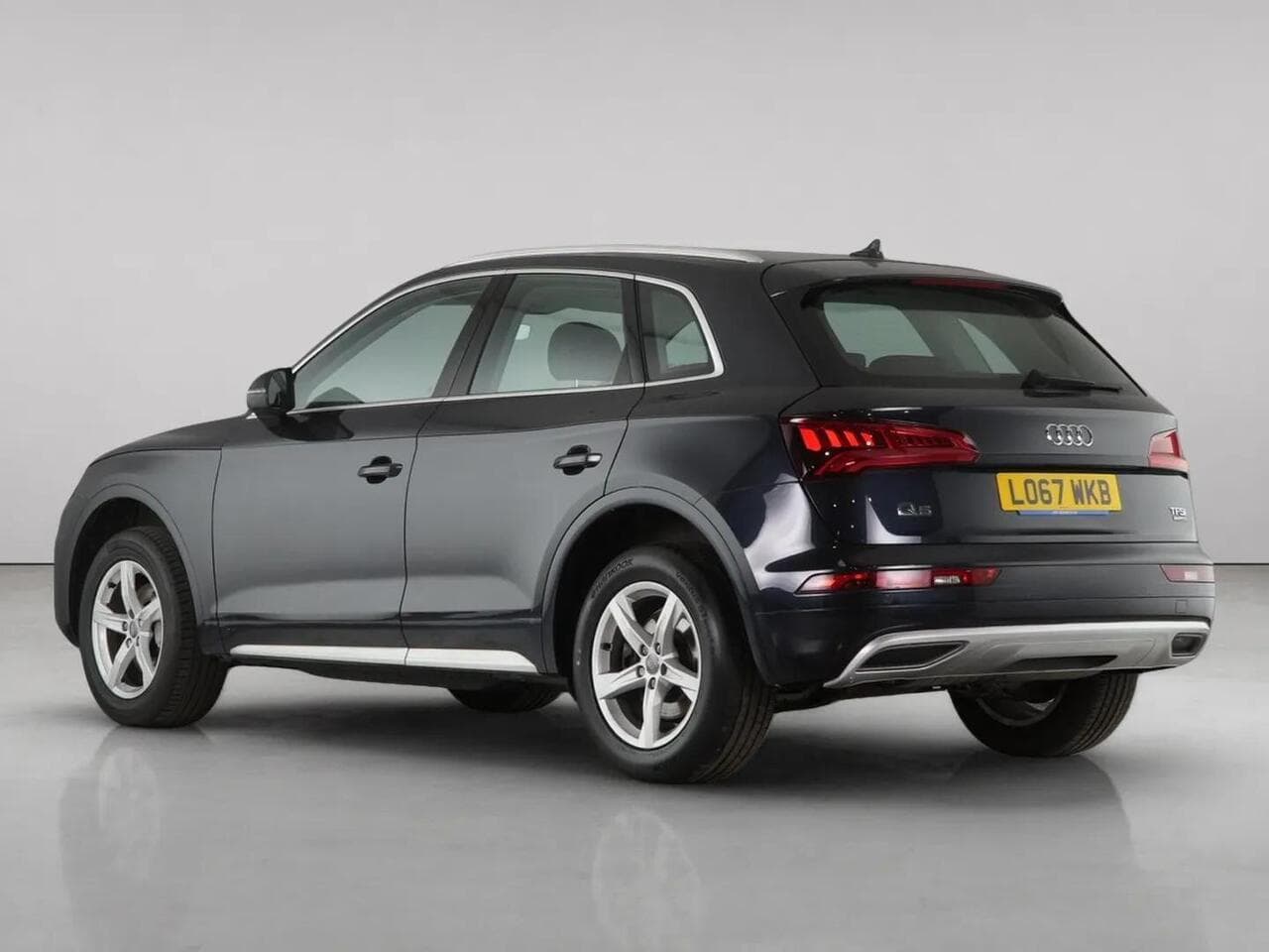 Audi Q5 thumbnail Rear Left