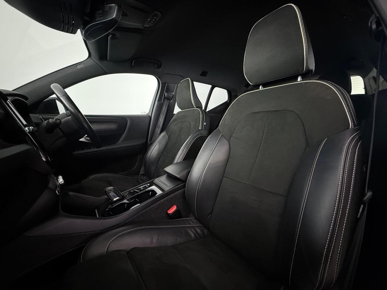 Volvo XC40 thumbnail Seat Front Passenger