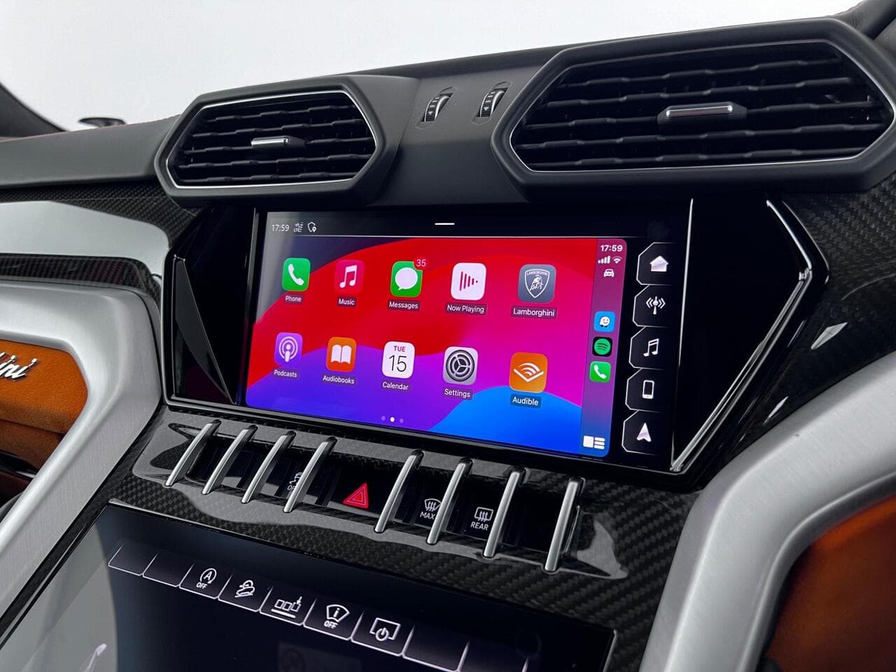 Lamborghini Urus thumbnail Infotainment System