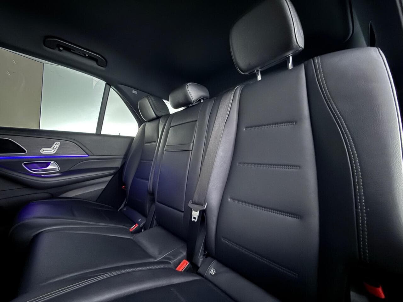 Mercedes-Benz GLE thumbnail Seats Rear