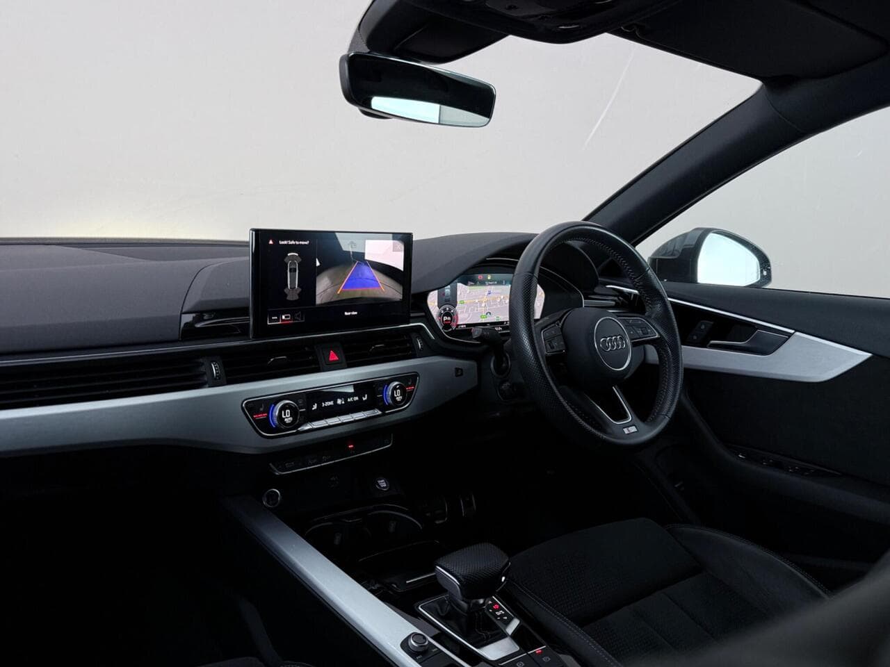 Audi A4 Avant thumbnail Interior Front