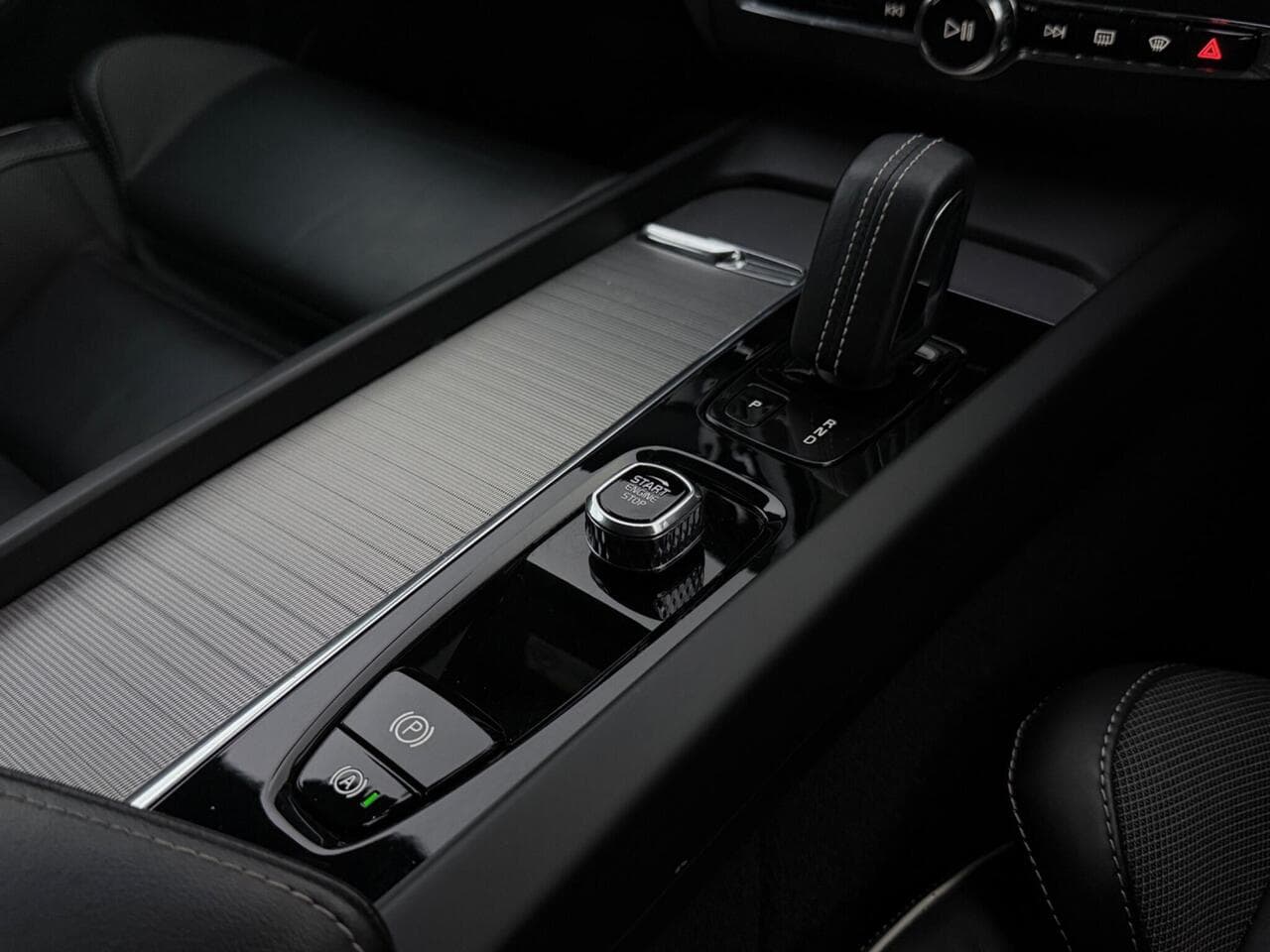 Volvo XC60 thumbnail Interior Front