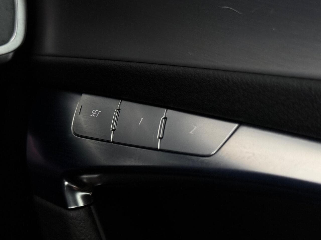 Audi A6 Saloon thumbnail Misc Controls