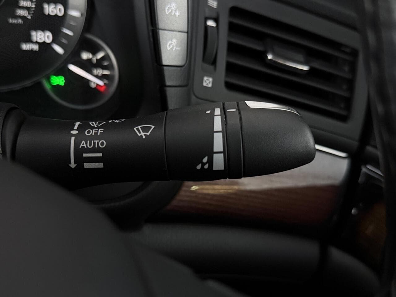 Infiniti Q70 thumbnail Misc Controls