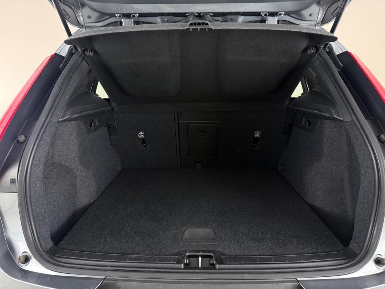 Volvo XC40 thumbnail Boot