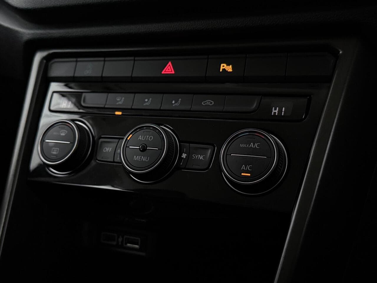 Volkswagen T-Roc thumbnail Misc Controls