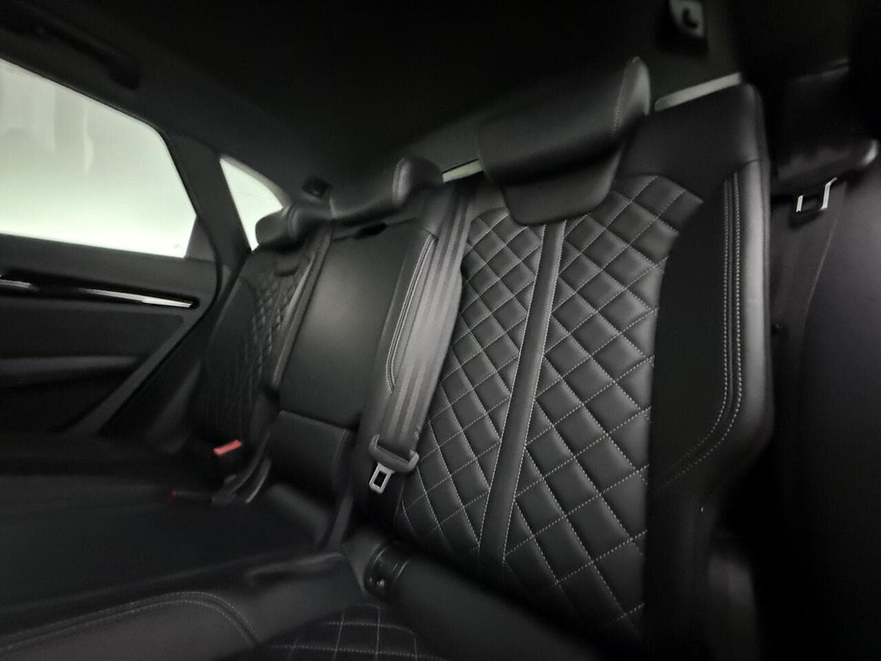 Audi Q5 thumbnail Seats Rear