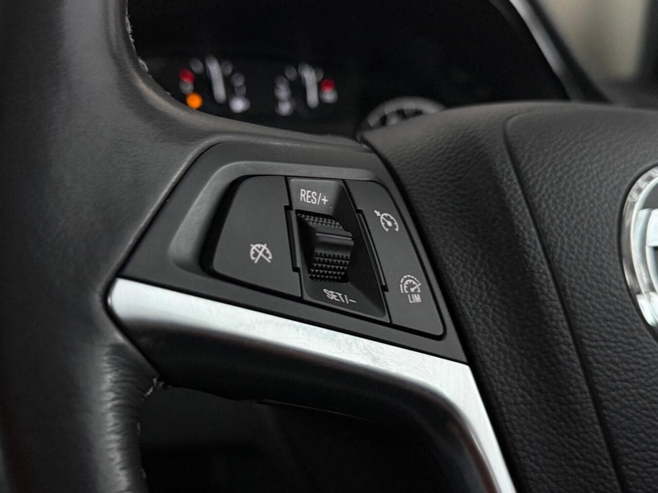 Vauxhall Mokka X thumbnail Misc Controls