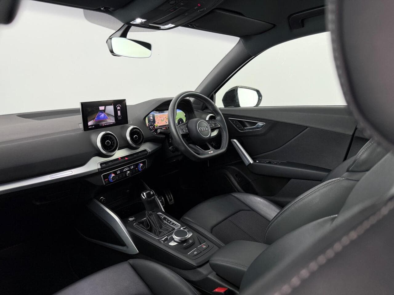 Audi Q2 thumbnail Interior Front