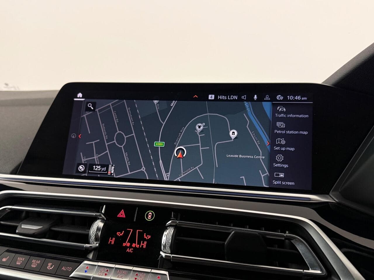 BMW X5 thumbnail Infotainment System