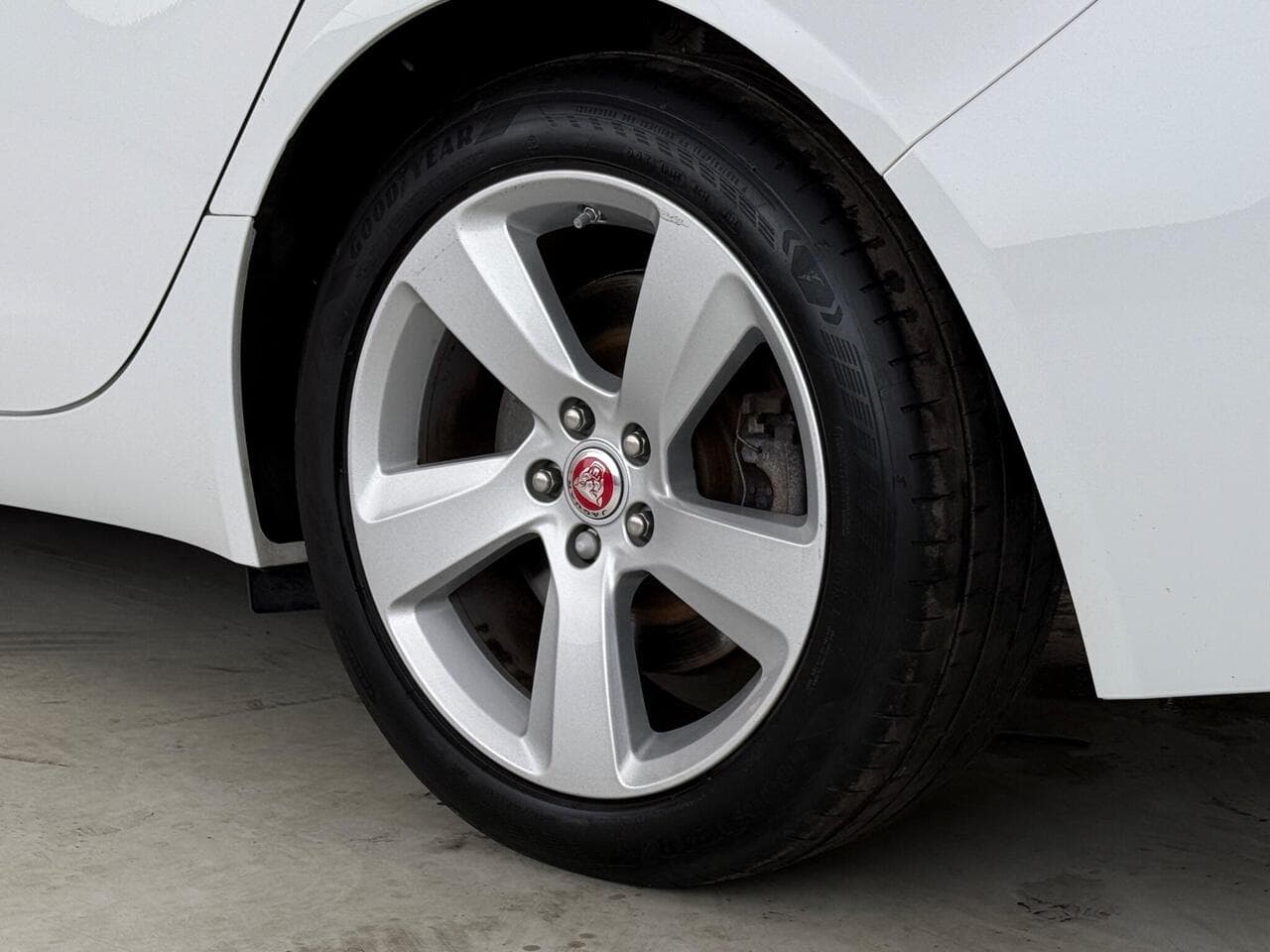Jaguar XF thumbnail Wheel