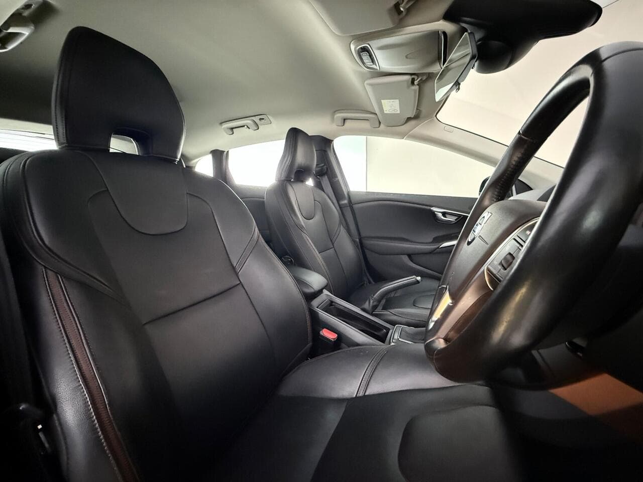 Volvo V40 Cross Country thumbnail Seat Driver
