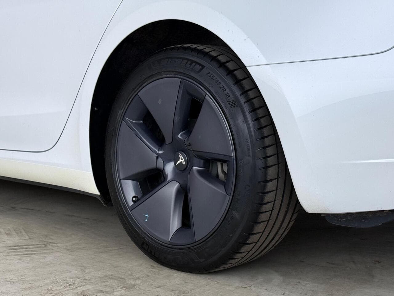 Tesla Model 3 thumbnail Wheel