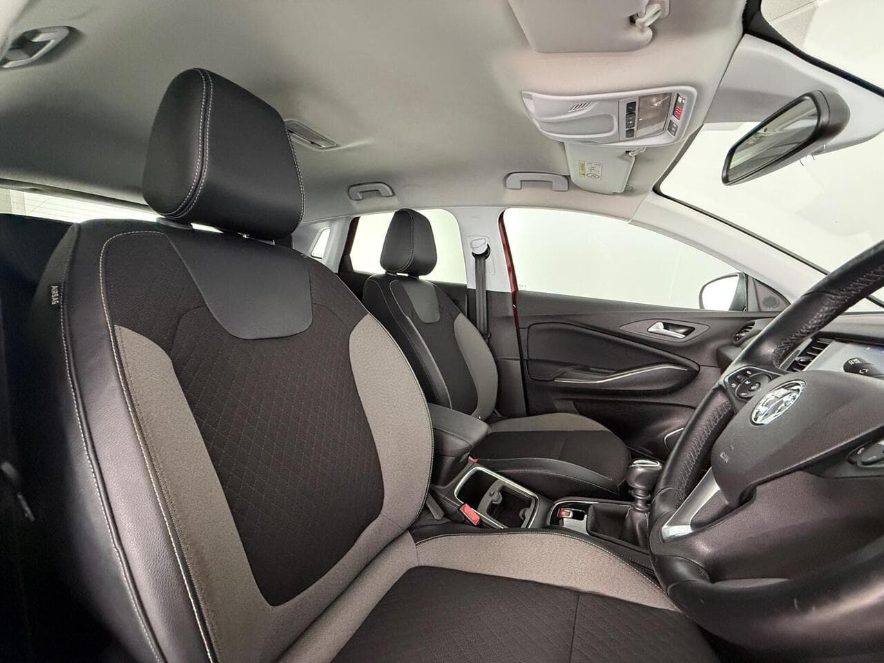Vauxhall Grandland X thumbnail Seat Driver