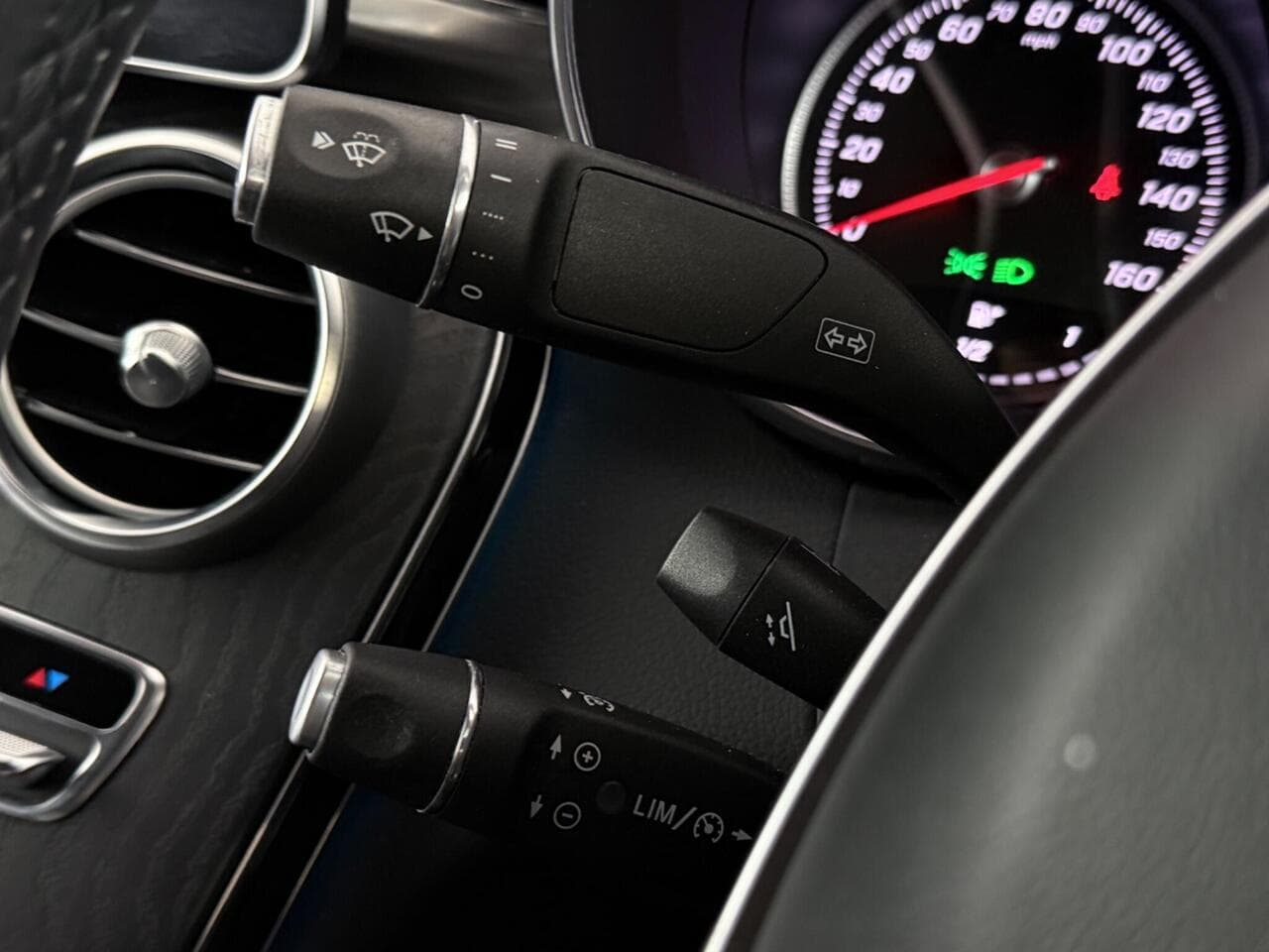 Mercedes-Benz C Class thumbnail Misc Controls