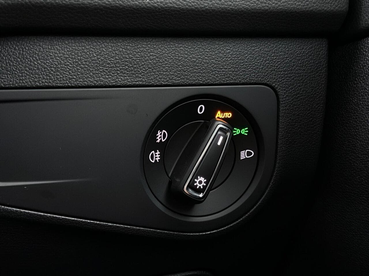 Volkswagen Tiguan thumbnail Misc Controls