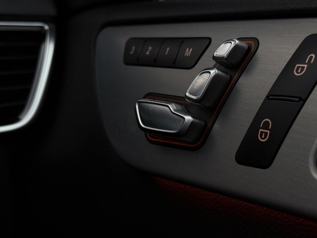 Mercedes-Benz GLE thumbnail Misc Controls