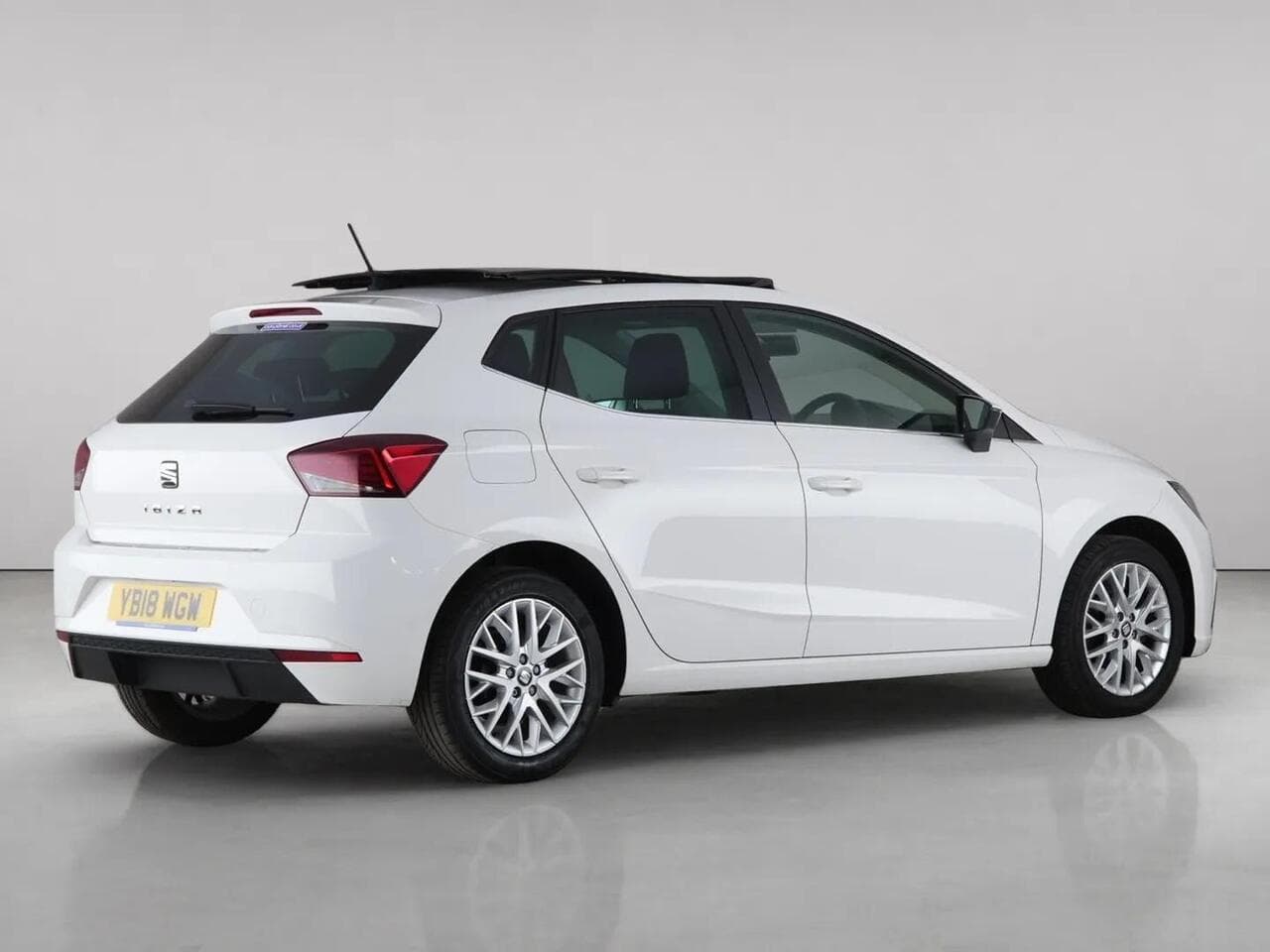 SEAT Ibiza thumbnail Rear Right