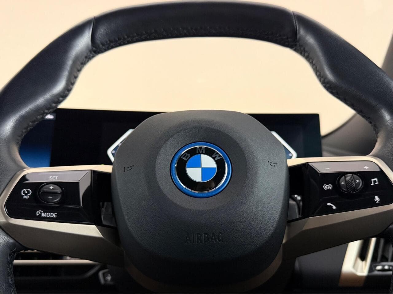 BMW iX thumbnail Steering Wheel