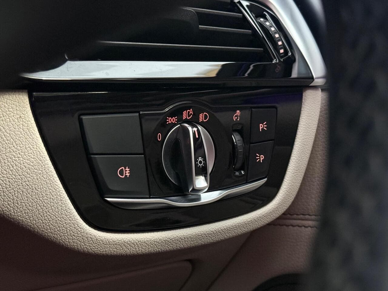 BMW 6 Series Gran Turismo thumbnail Misc Controls