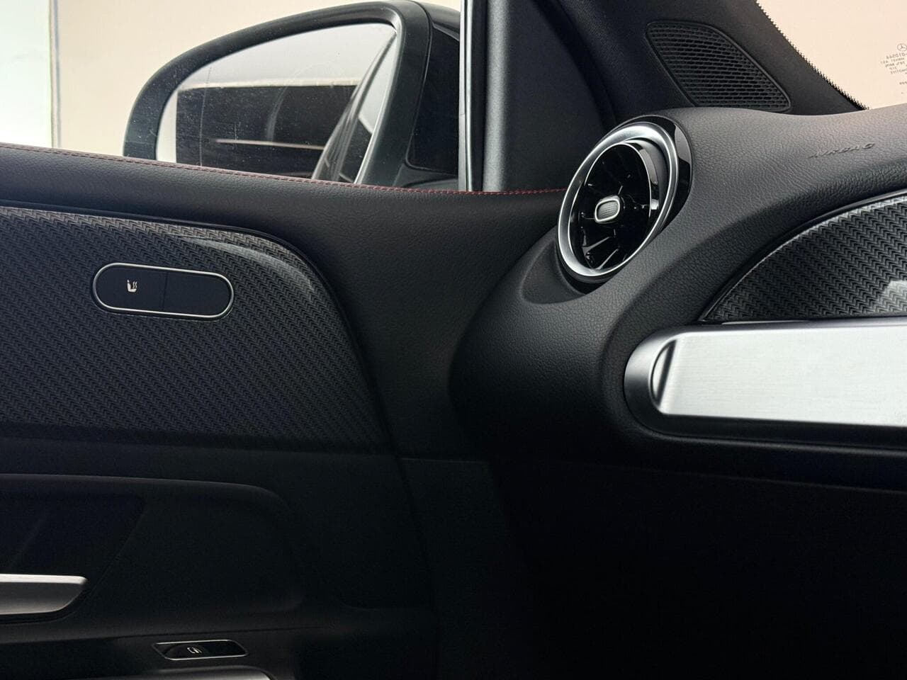 Mercedes-Benz GLB thumbnail Misc Controls