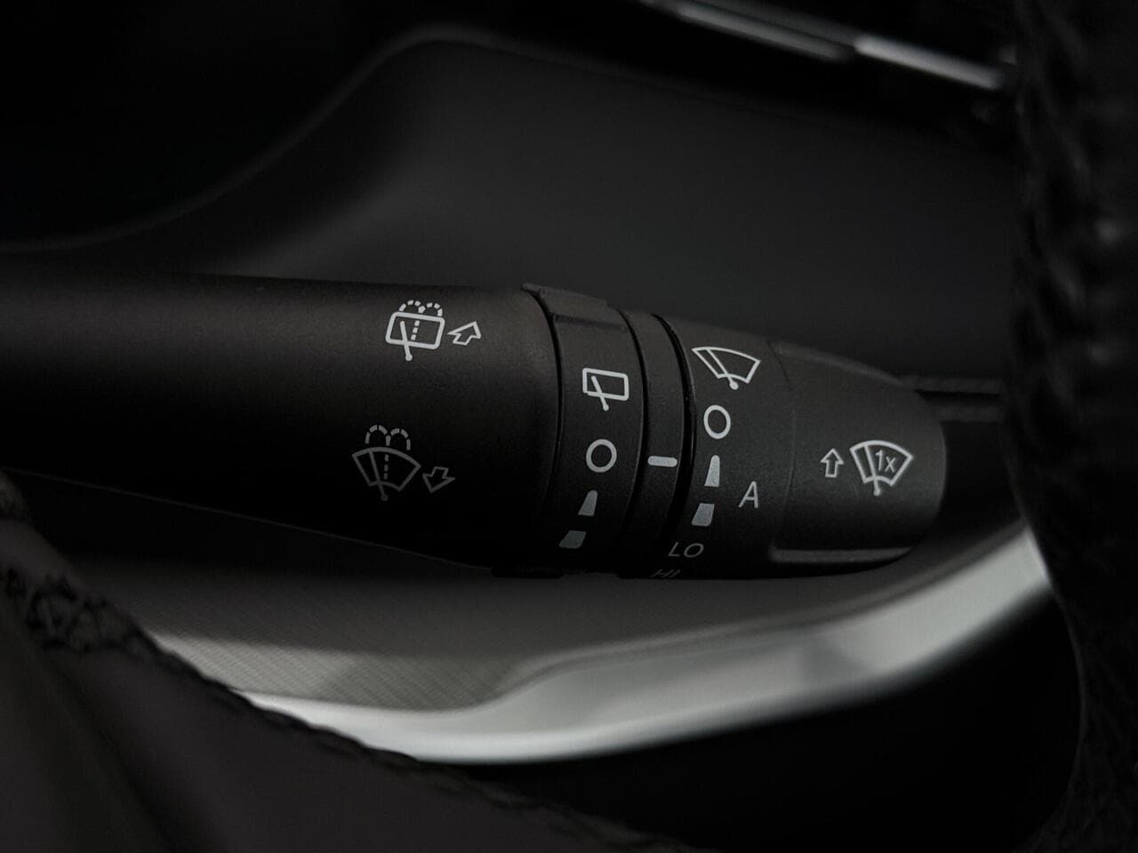 Jeep Compass thumbnail Misc Controls