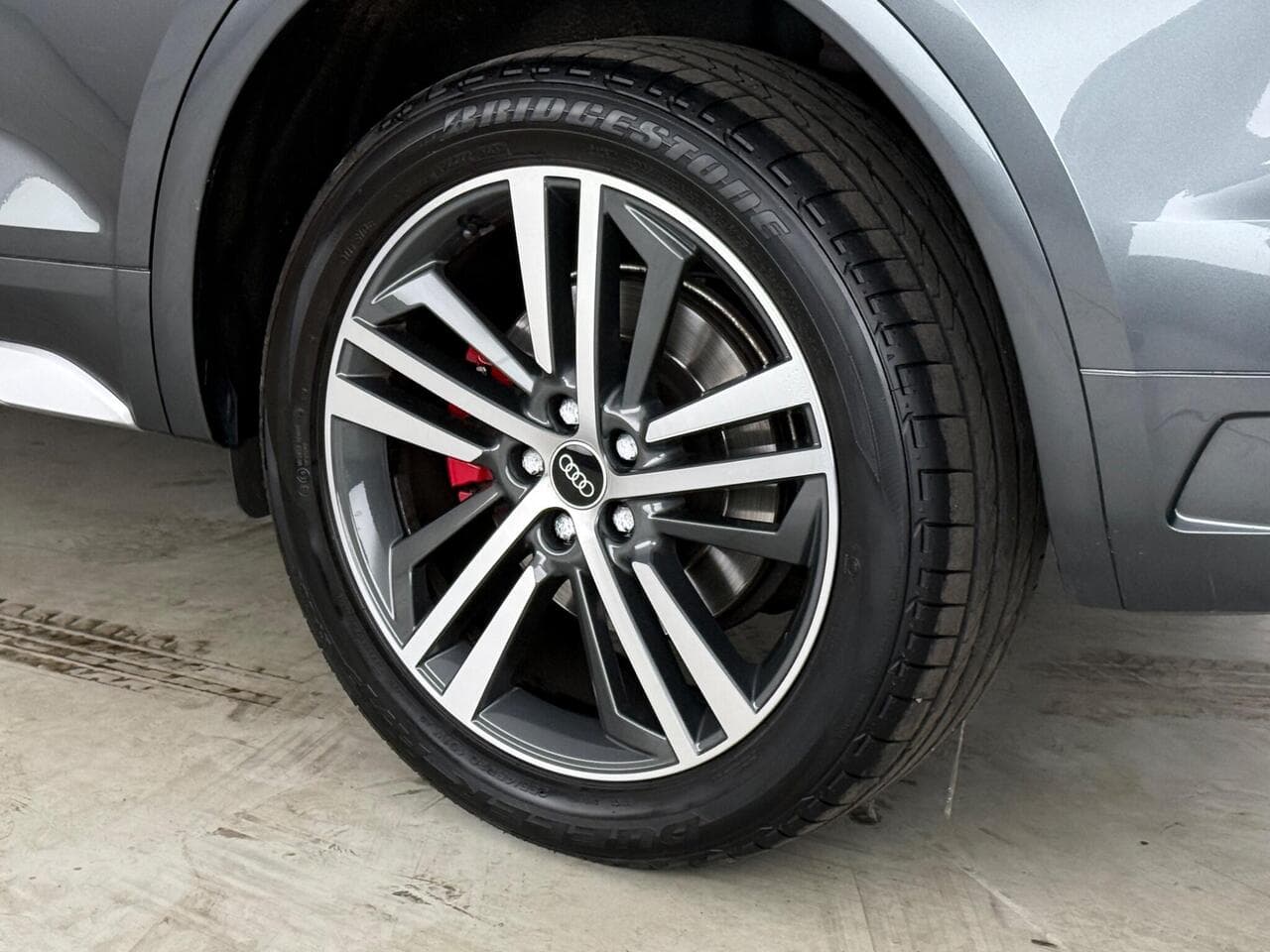 Audi Q5 thumbnail Wheel