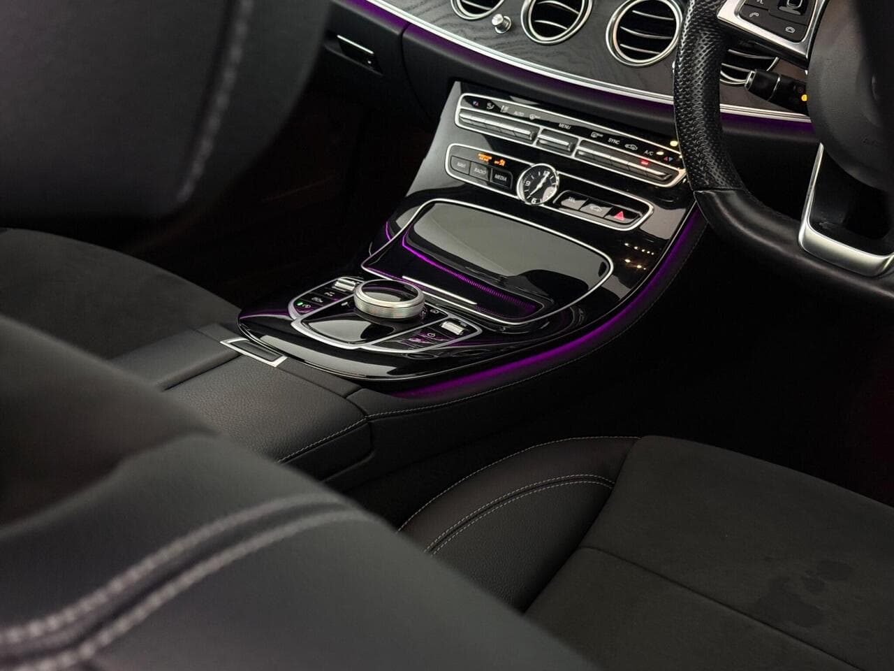 Mercedes-Benz E Class thumbnail Interior Front