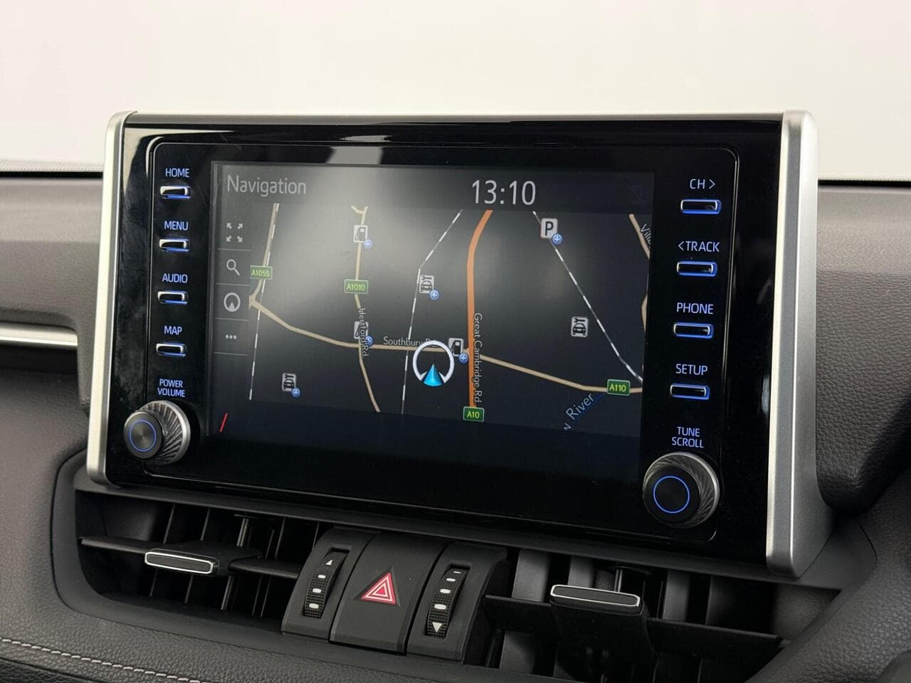 Toyota RAV4 thumbnail Infotainment System