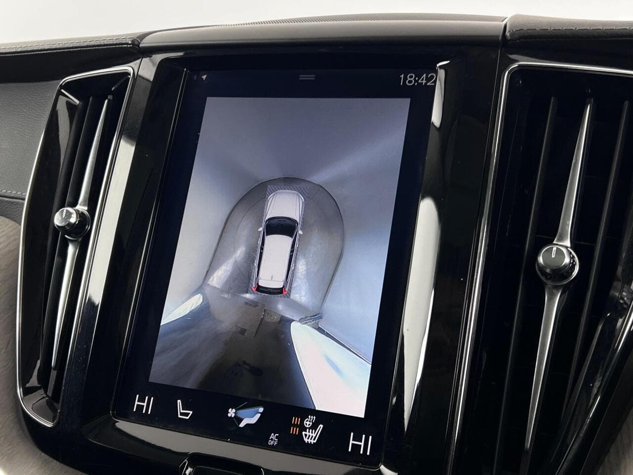 Volvo XC60 thumbnail Infotainment System