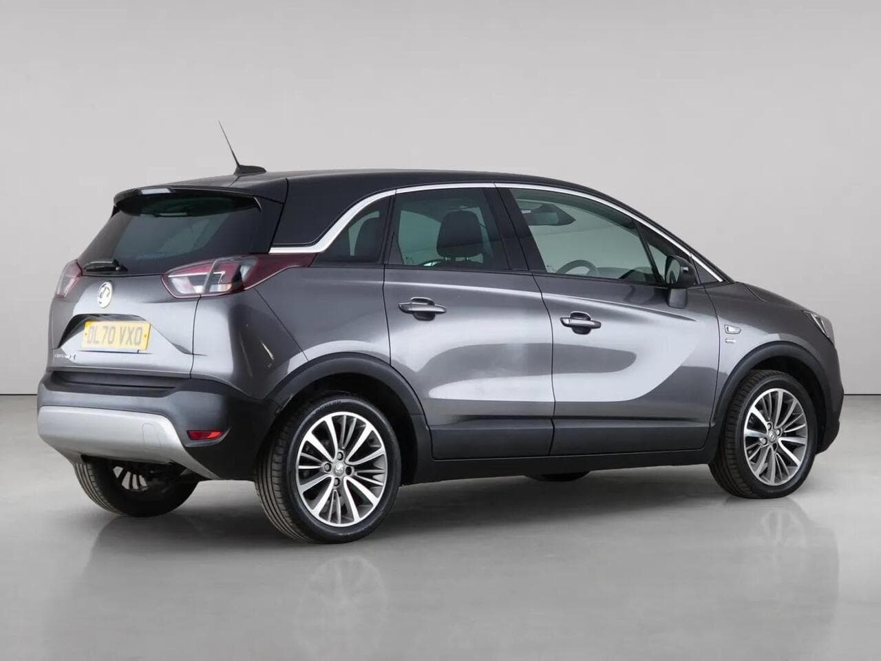 Vauxhall Crossland X thumbnail Side Right