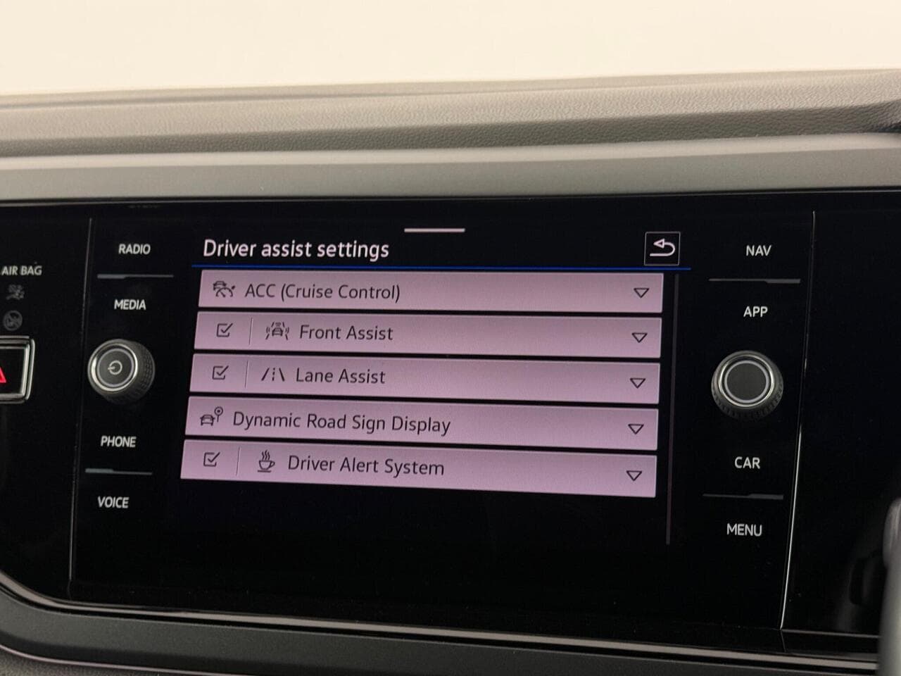 Volkswagen Polo thumbnail Infotainment System