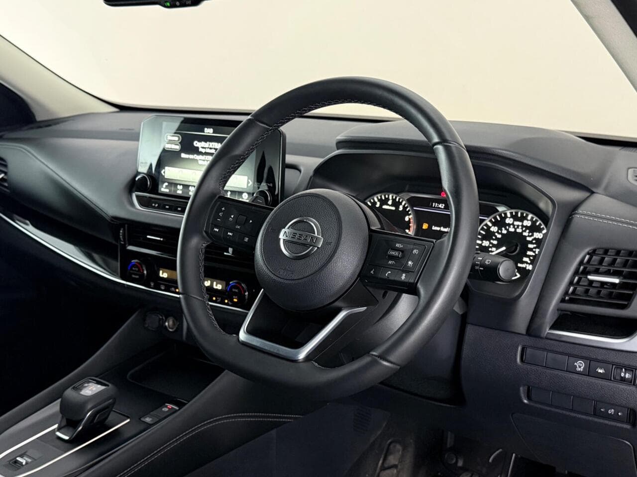Nissan Qashqai thumbnail Steering Wheel