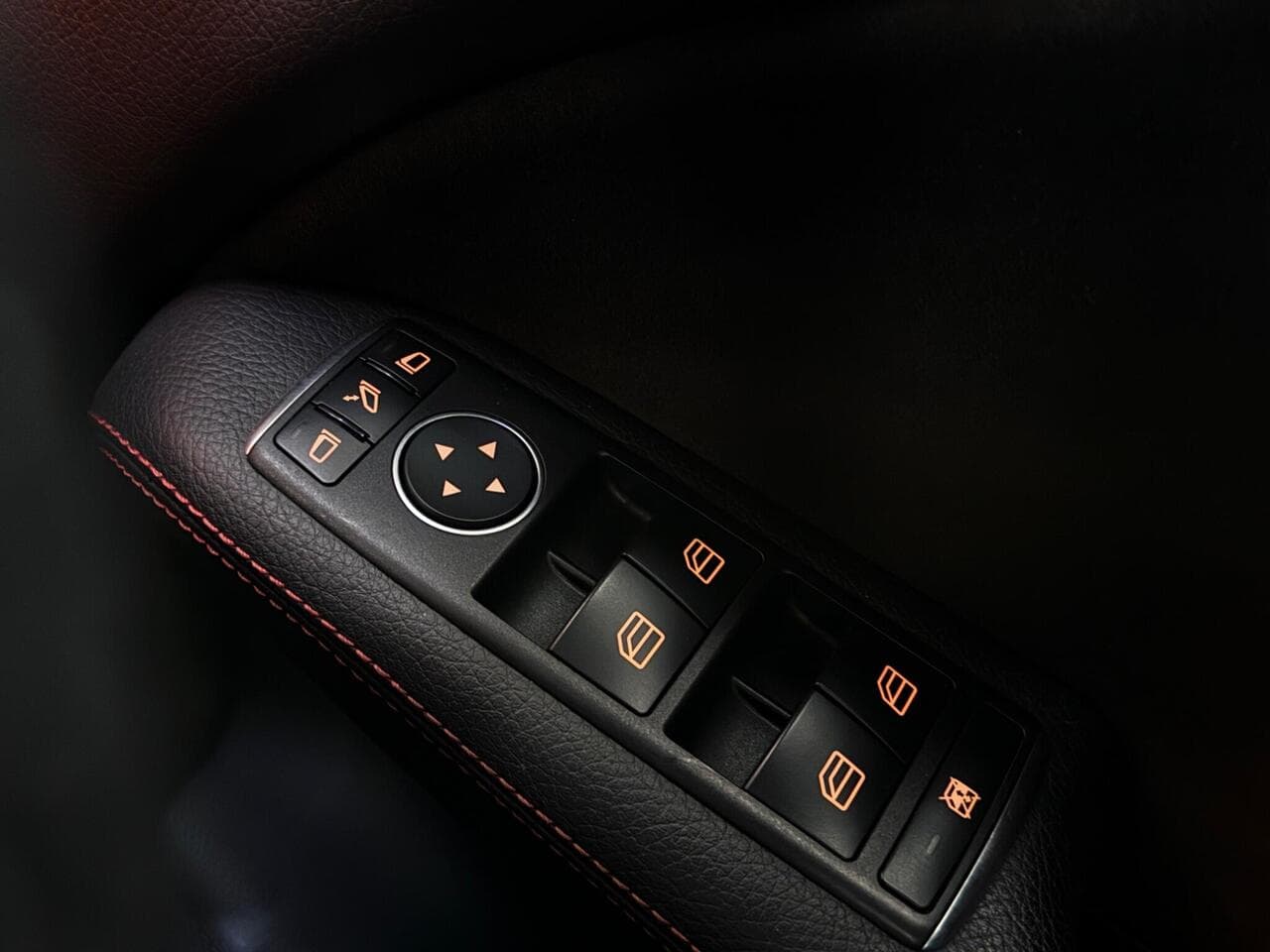 Mercedes-Benz B Class thumbnail Misc Controls