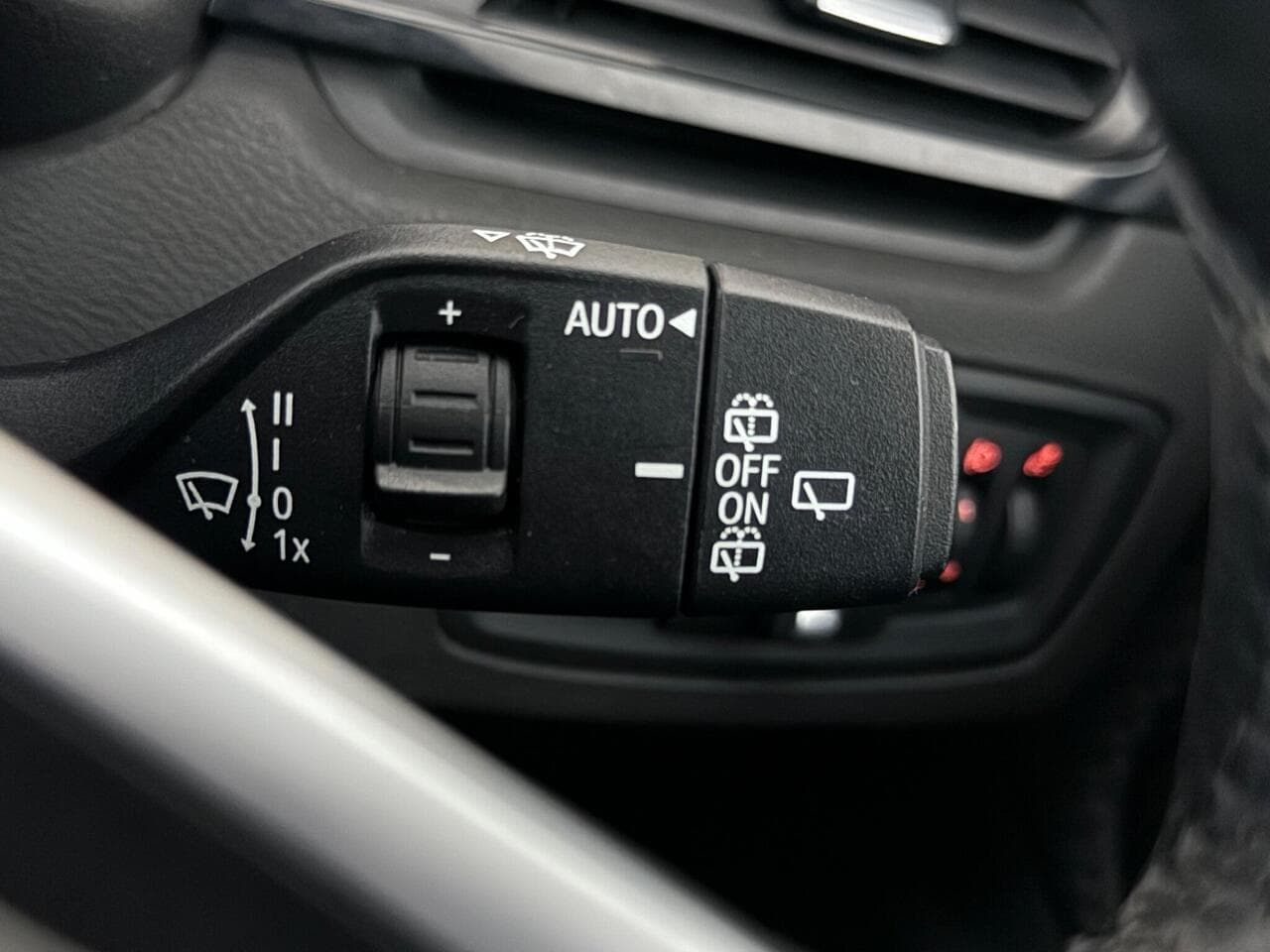 BMW X1 thumbnail Misc Controls