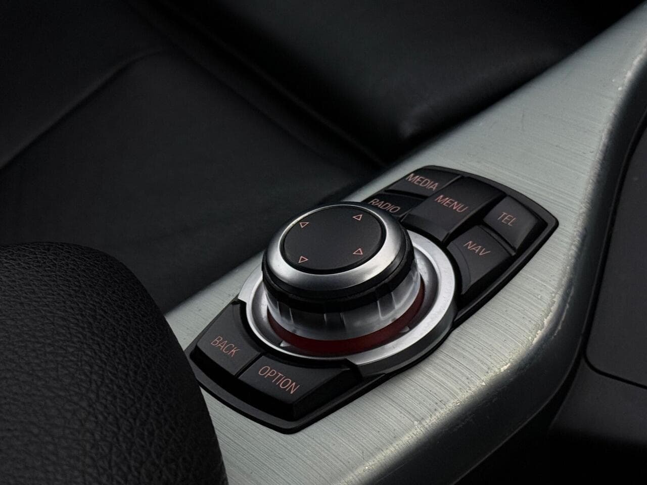 BMW 1 Series thumbnail Misc Controls