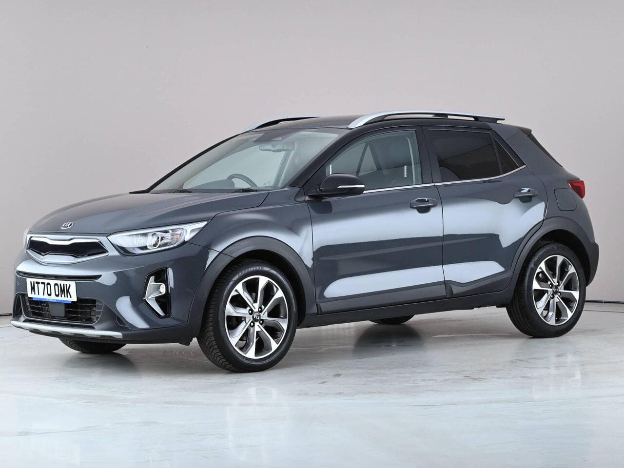 Kia Stonic thumbnail Front Left