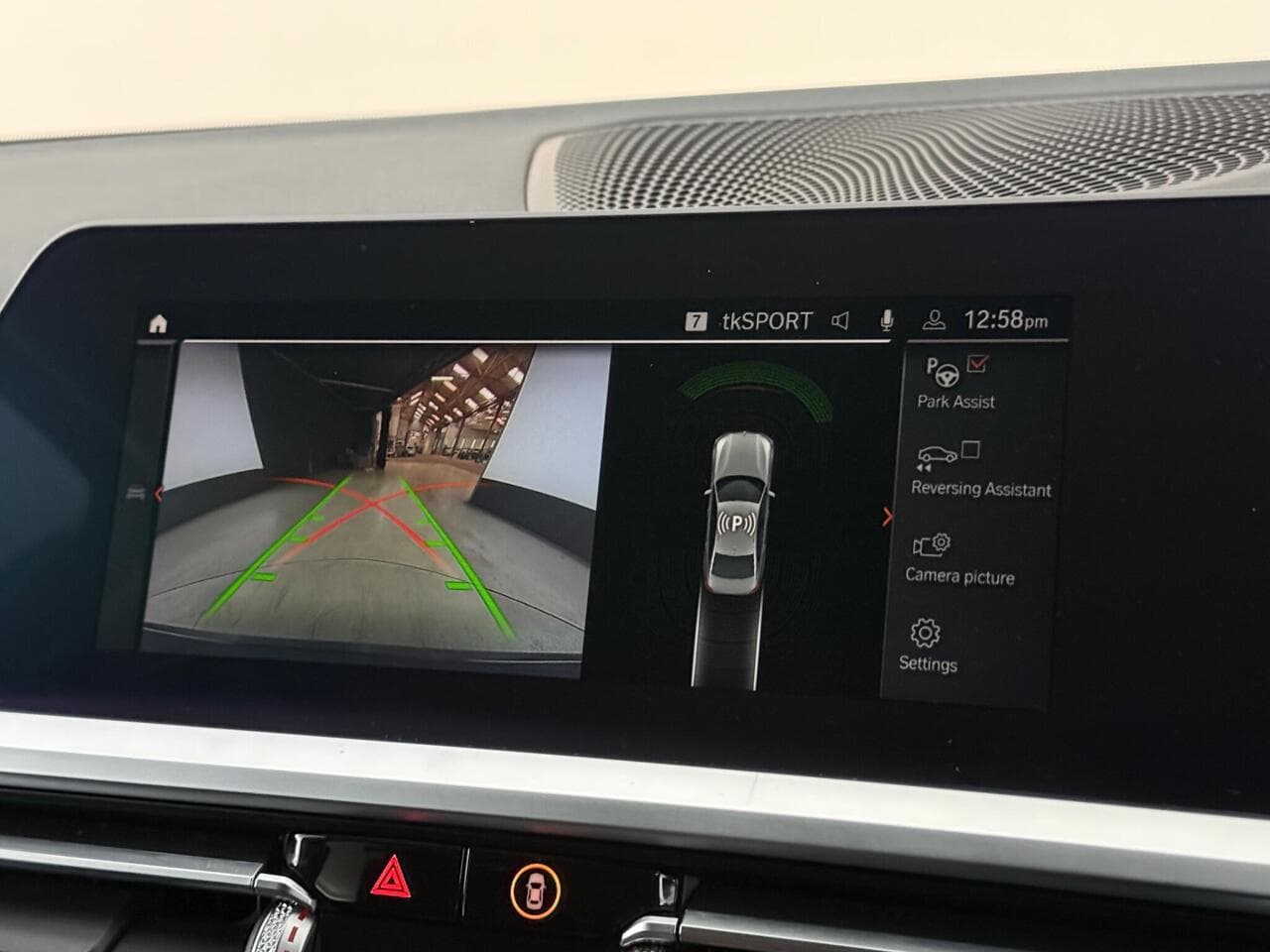 BMW 3 Series thumbnail Infotainment System