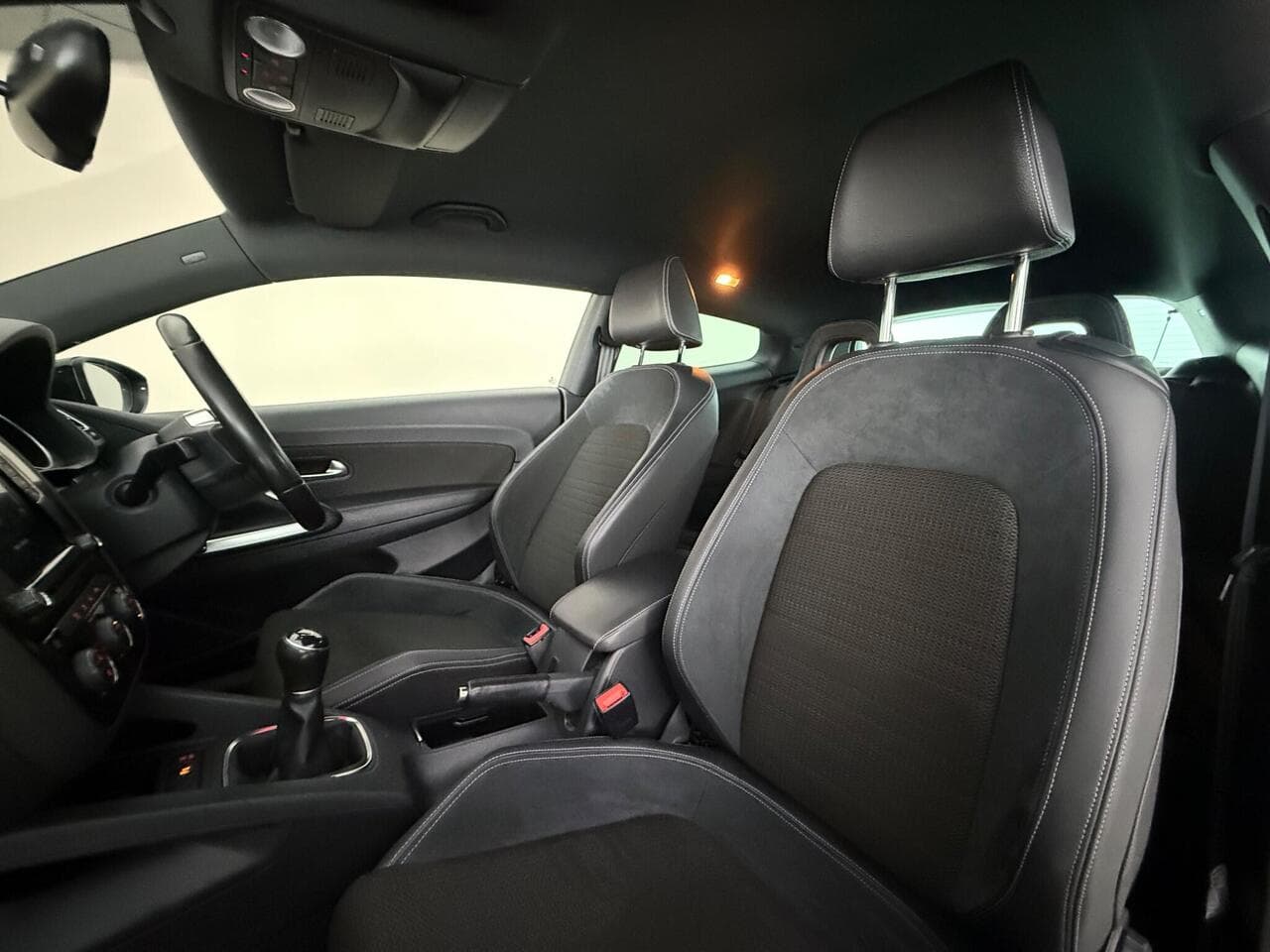Volkswagen Scirocco thumbnail Seat Front Passenger
