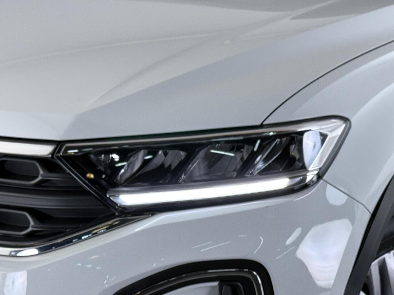 Volkswagen T-Roc thumbnail Lights Front