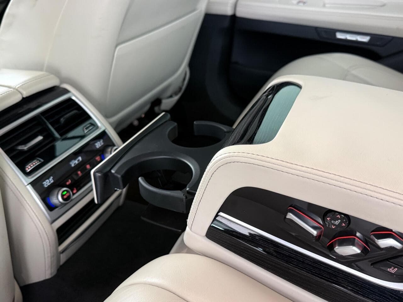 BMW 7 Series thumbnail Inconclusive