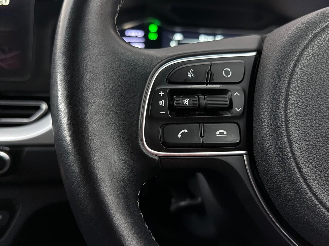 Kia Niro thumbnail Misc Controls