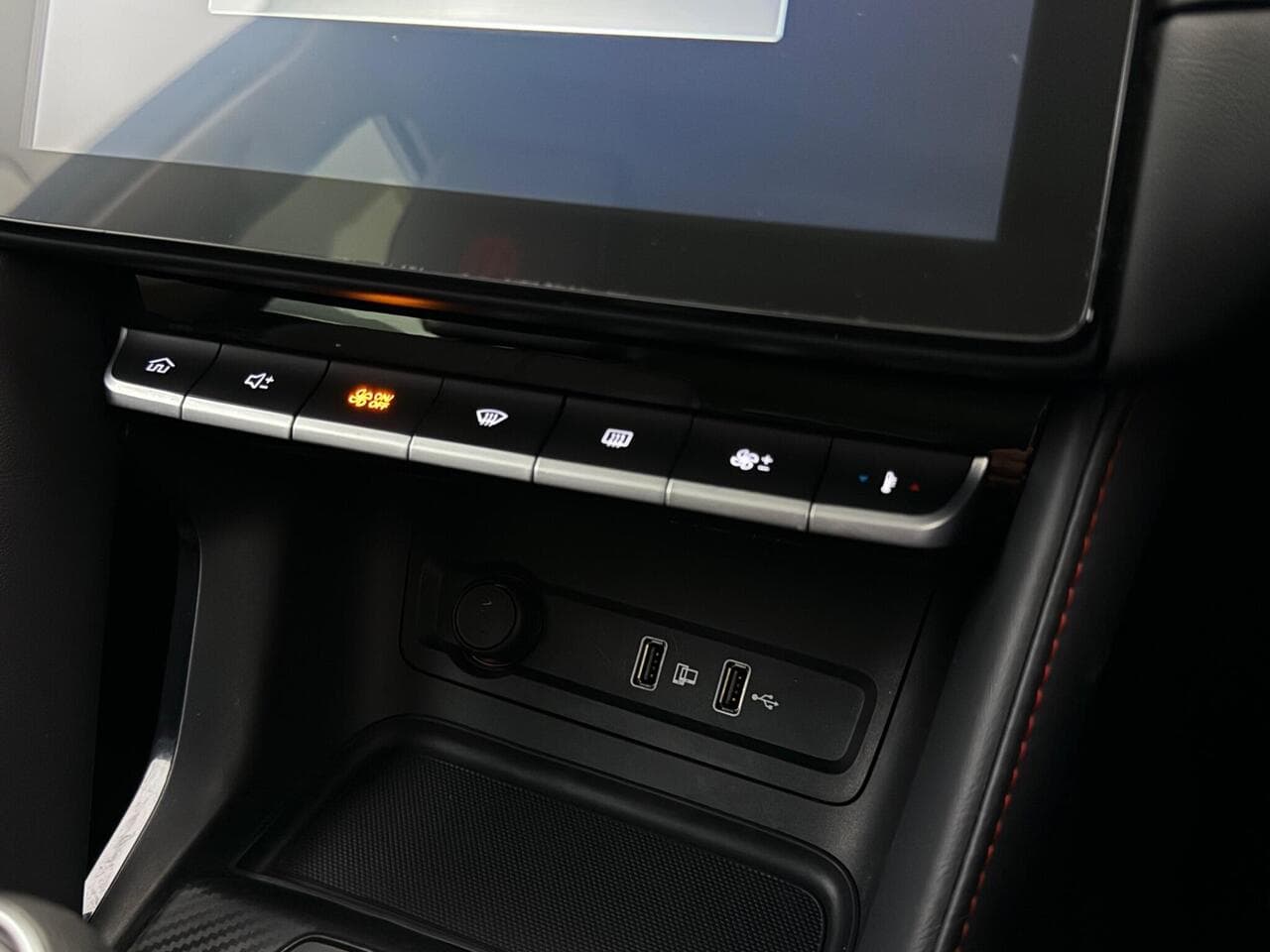 MG MG ZS thumbnail Infotainment System