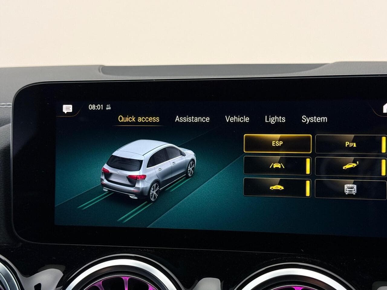 Mercedes-Benz B Class thumbnail Infotainment System