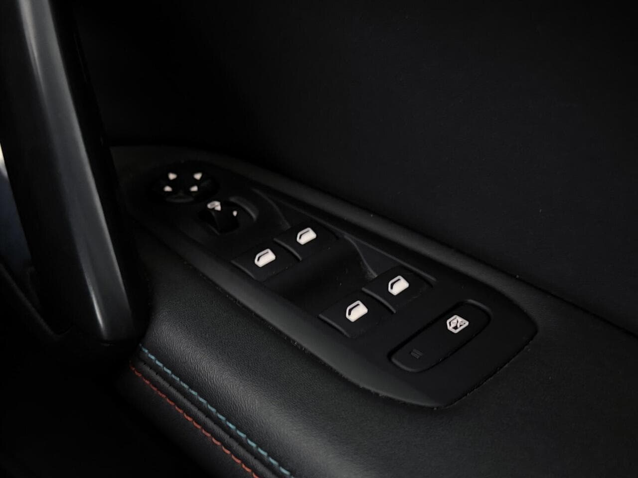 Peugeot 308 thumbnail Misc Controls