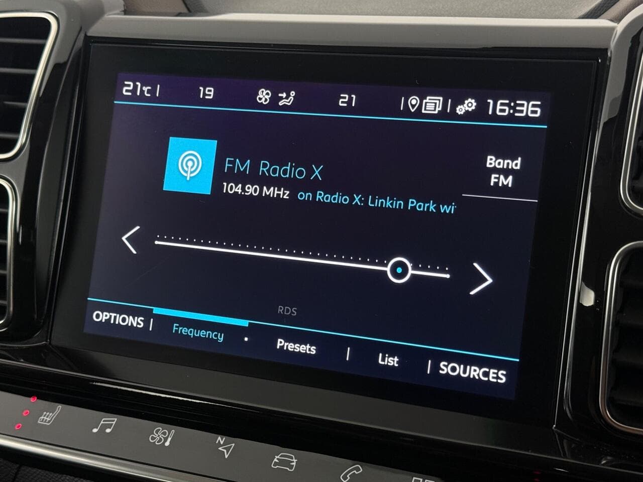 Citroen C5 Aircross thumbnail Infotainment System