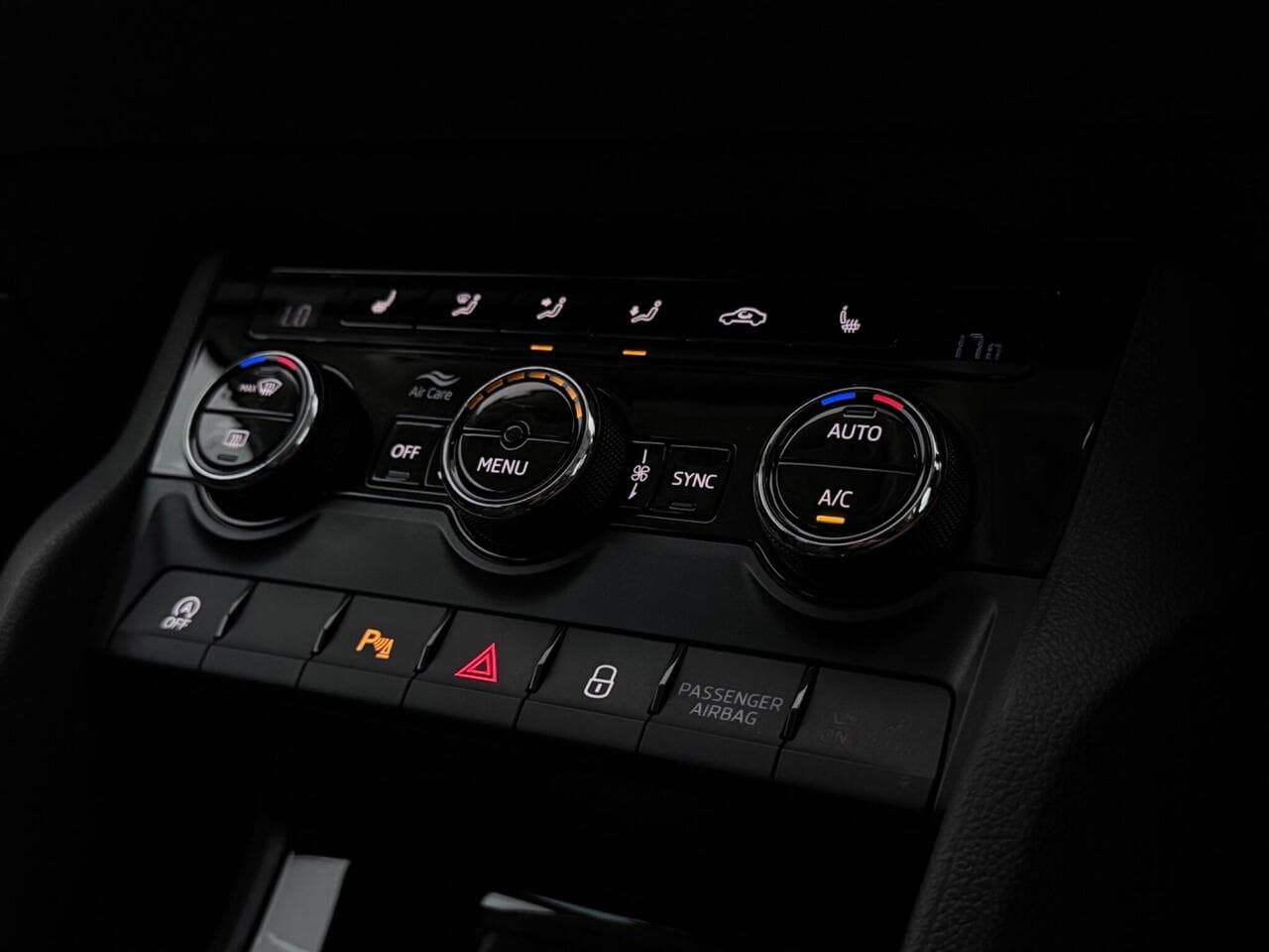 Skoda Karoq thumbnail Misc Controls