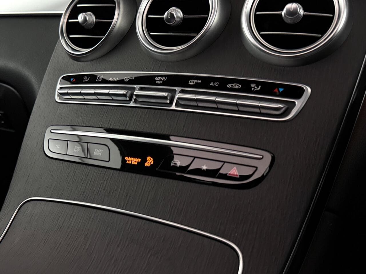 Mercedes-Benz GLC thumbnail Misc Controls