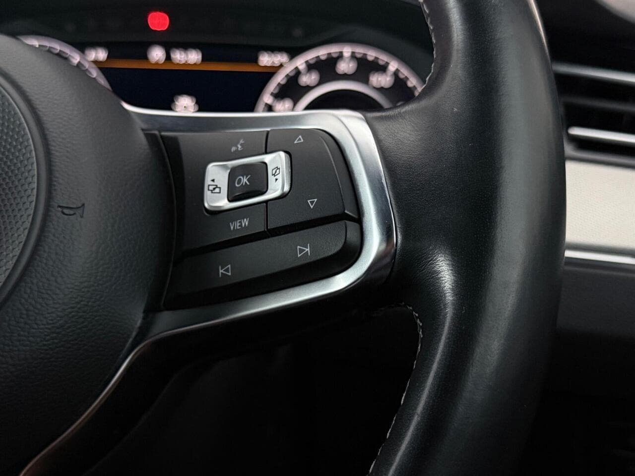 Volkswagen Arteon thumbnail Misc Controls