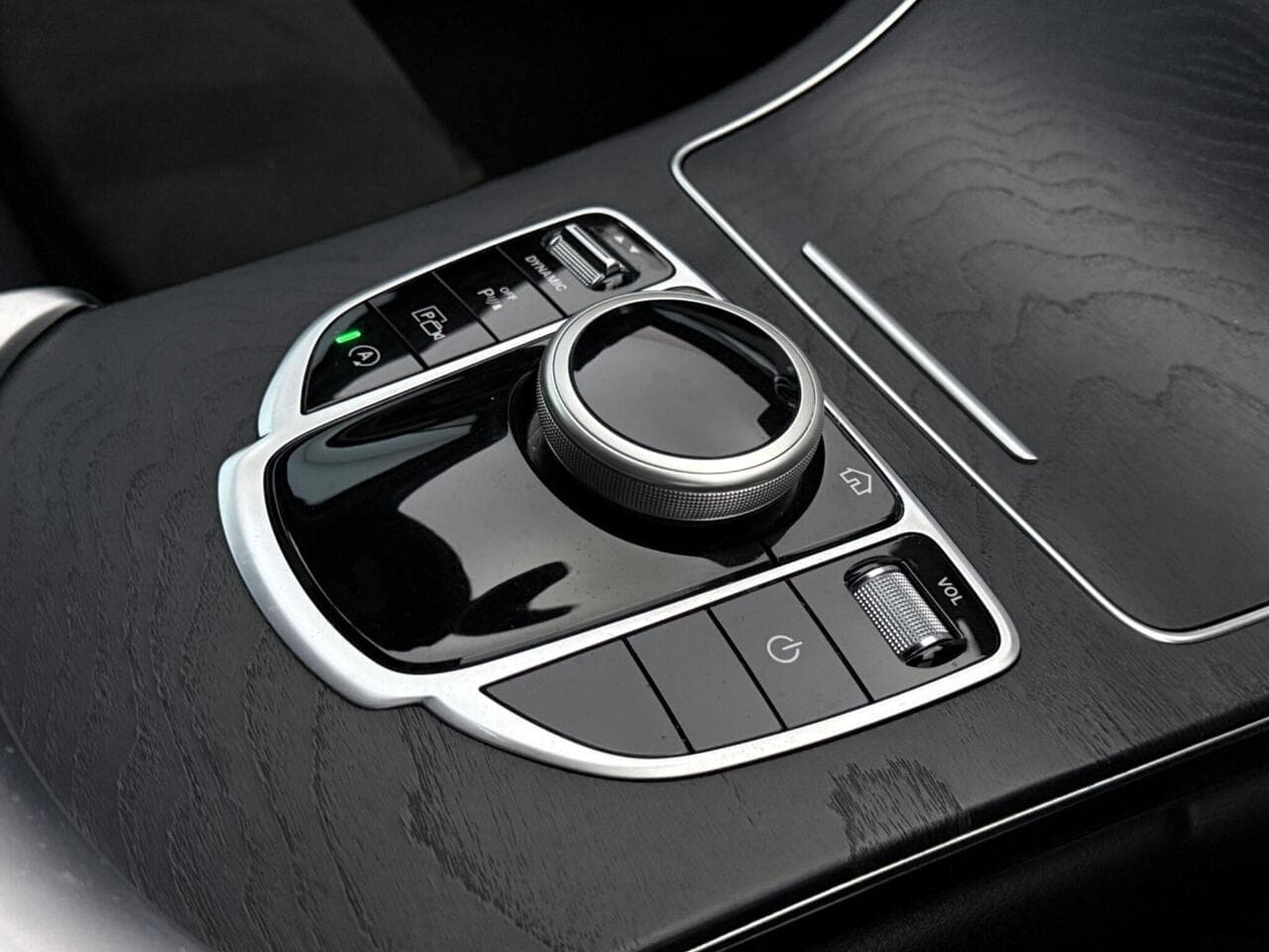 Mercedes-Benz C Class thumbnail Misc Controls